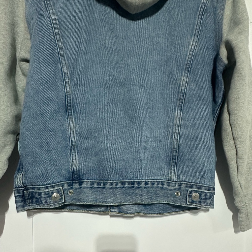 Levi's Hybrid Hoodie Vintage Fit Trucker Jacket - Picture 9 of 11
